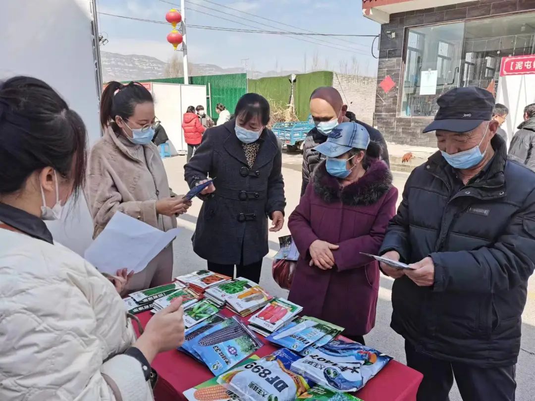 银河国际Galaxy种业亮相泥屯镇“招商引资 聚贤引智”赋能乡村振兴大会